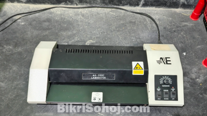 লেমিনেটিং মেশিন